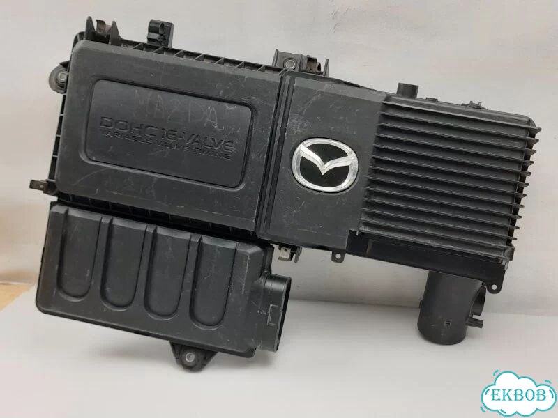 Корпус воздушного фильтра Mazda 3 BK седан 1.6 Z6 фото 3