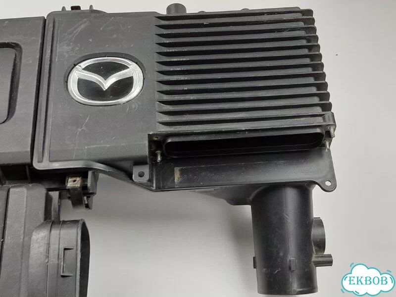 Корпус воздушного фильтра Mazda 3 BK седан 1.6 Z6 фото 9