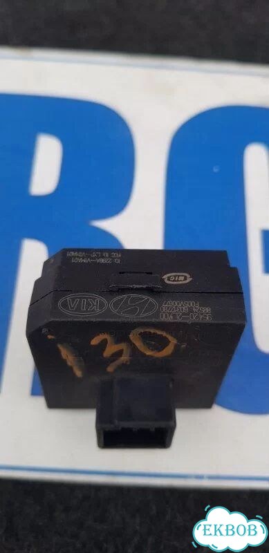 Блок управления дверьми Hyundai i30 1.4 G4FA 2008 фото 4