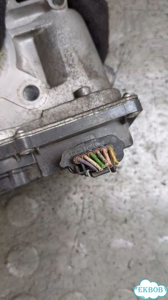 Заслонка дроссельная Renault Clio фото 3
