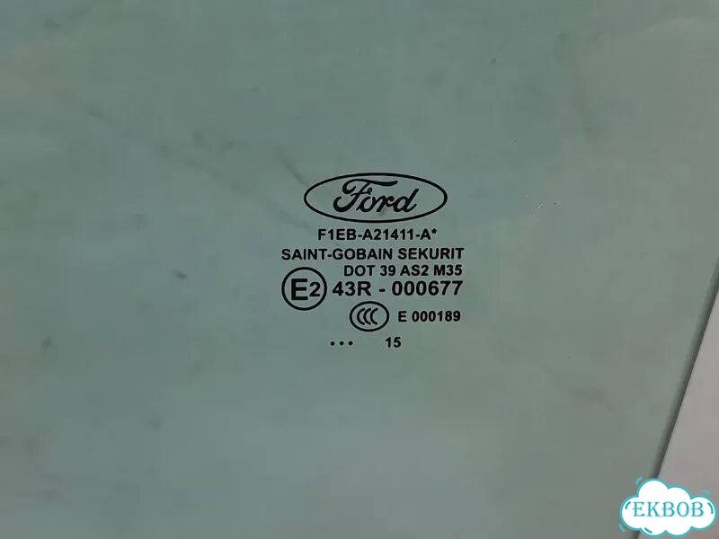 Стекло переднее левое Ford Focus 3 хэтчбек 2015 фото 5