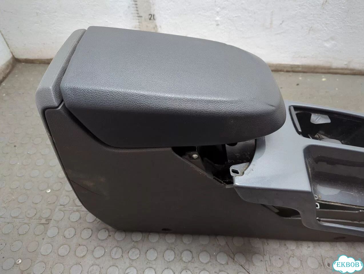 Консоль салона Ford Kuga фото 2