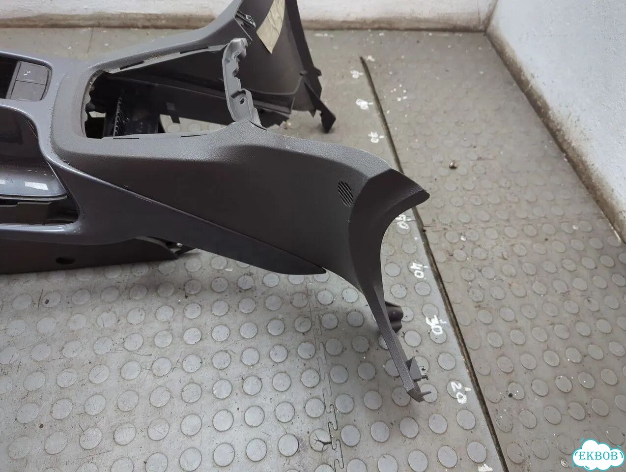 Консоль салона Ford Kuga фото 7