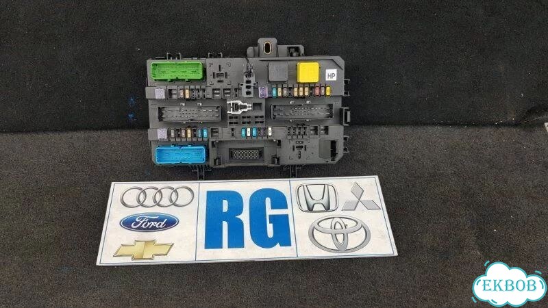 Блок предохранителей Opel Astra H GTC Z18XER 2009 фото 1