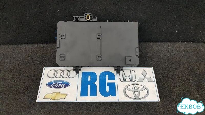 Блок предохранителей Opel Astra H GTC Z18XER 2009 фото 4