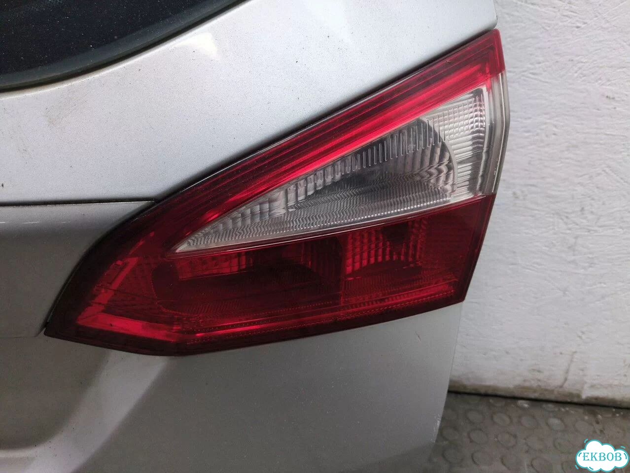 Крышка багажника Ford Focus 3 фото 9
