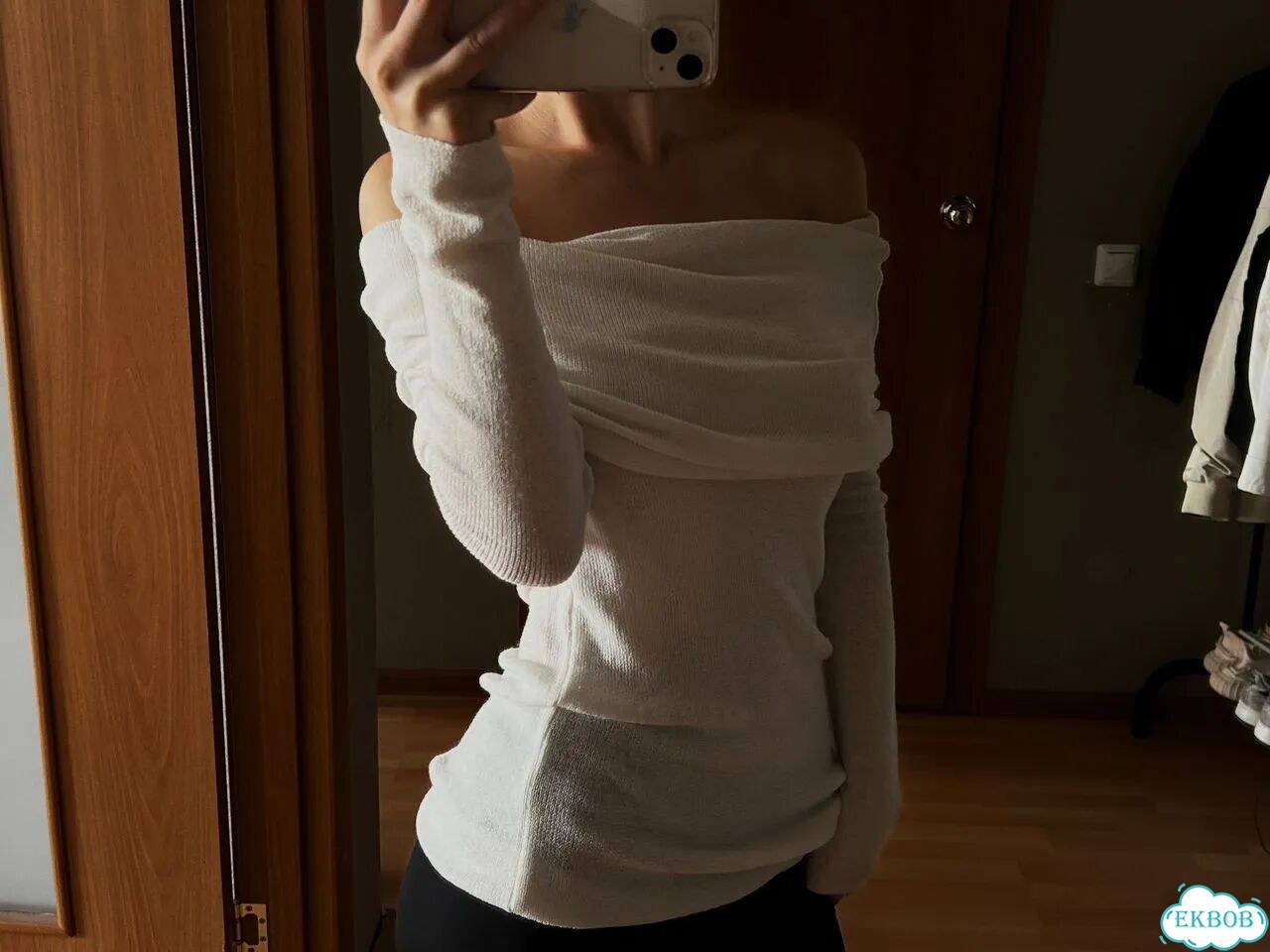 Топ с открытыми плечами фото 1
