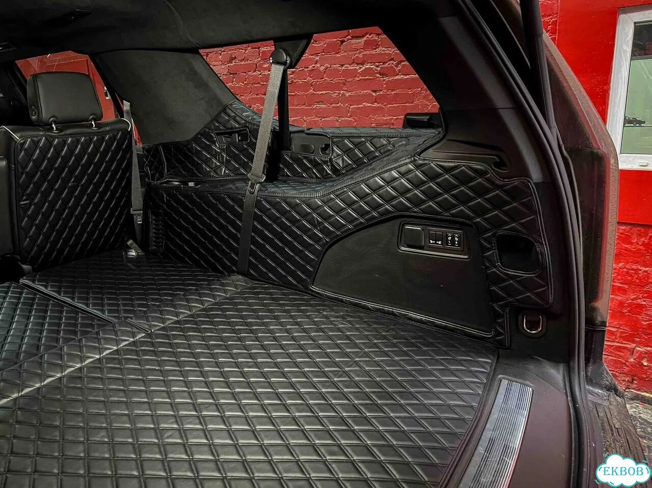 3D коврики в багажник Cadillac Escalade V ESV фото 3