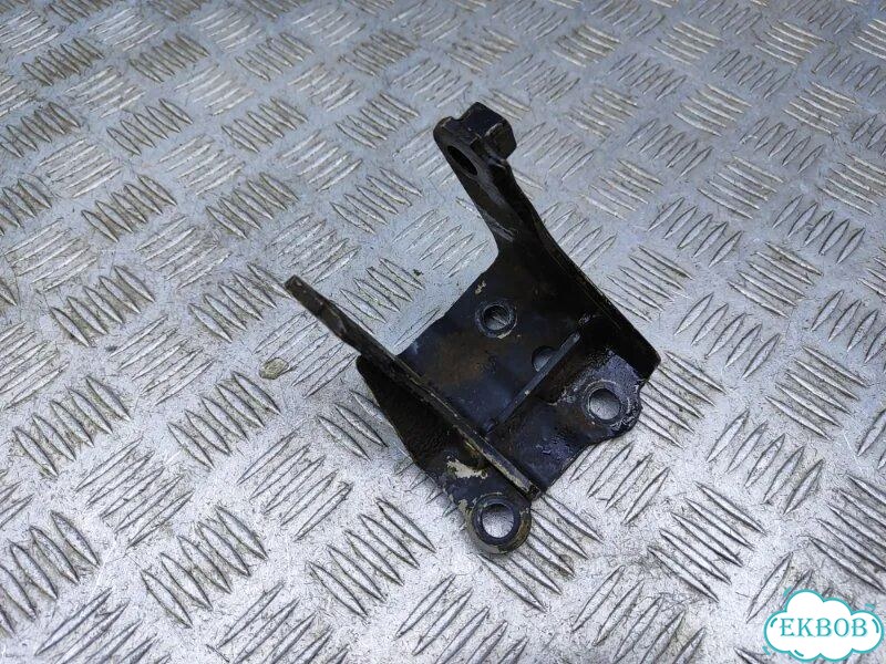 Кронштейн двигателя Toyota Corolla 9 E120 1.6 фото 2