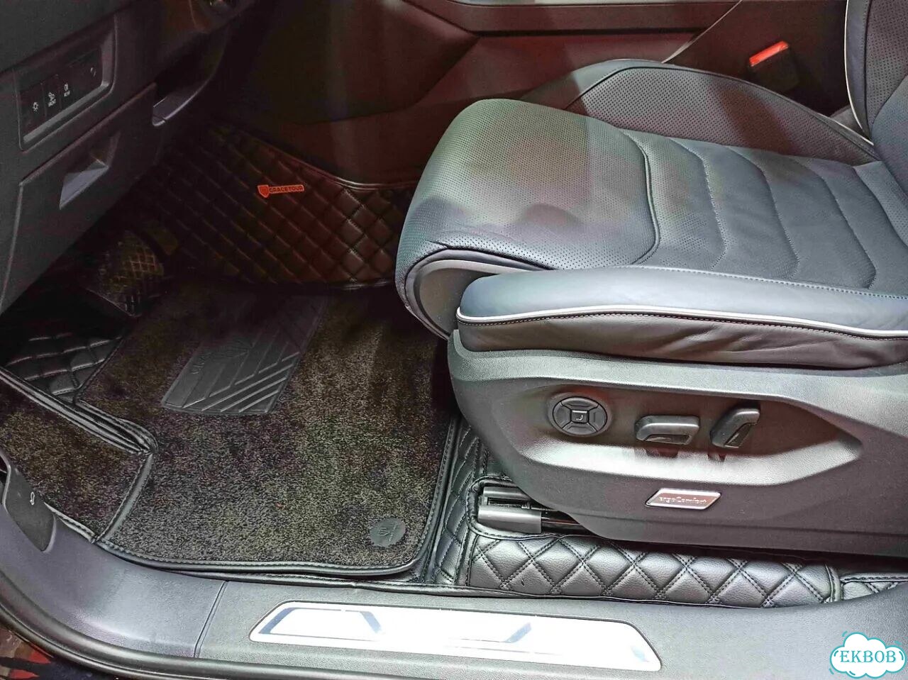 3D коврики из экокожи Volkswagen Touareg фото 9