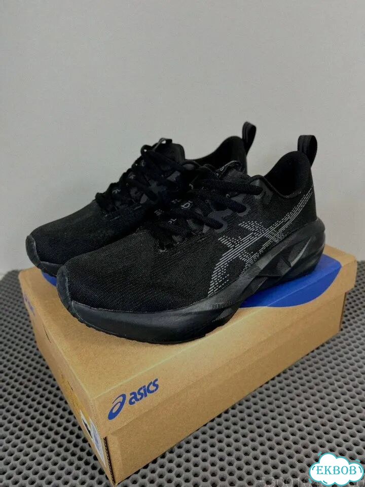 Кроссовки Asics беговые фото 3