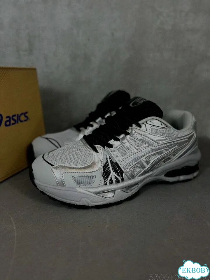 Кроссовки Asics фото 1