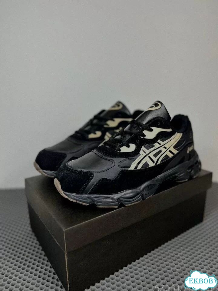 Кроссовки Asics фото 1