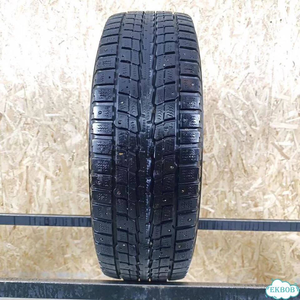 Dunlop SP Winter Ice 01 215/70 R16 96M фото 1