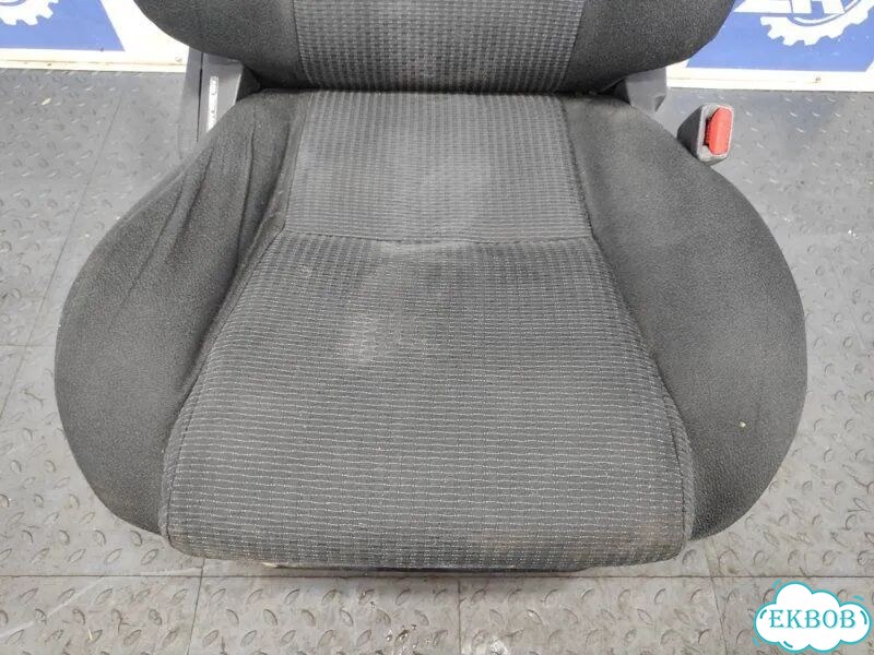 Сиденье переднее правое Toyota Corolla 9 E120 1.6 фото 6
