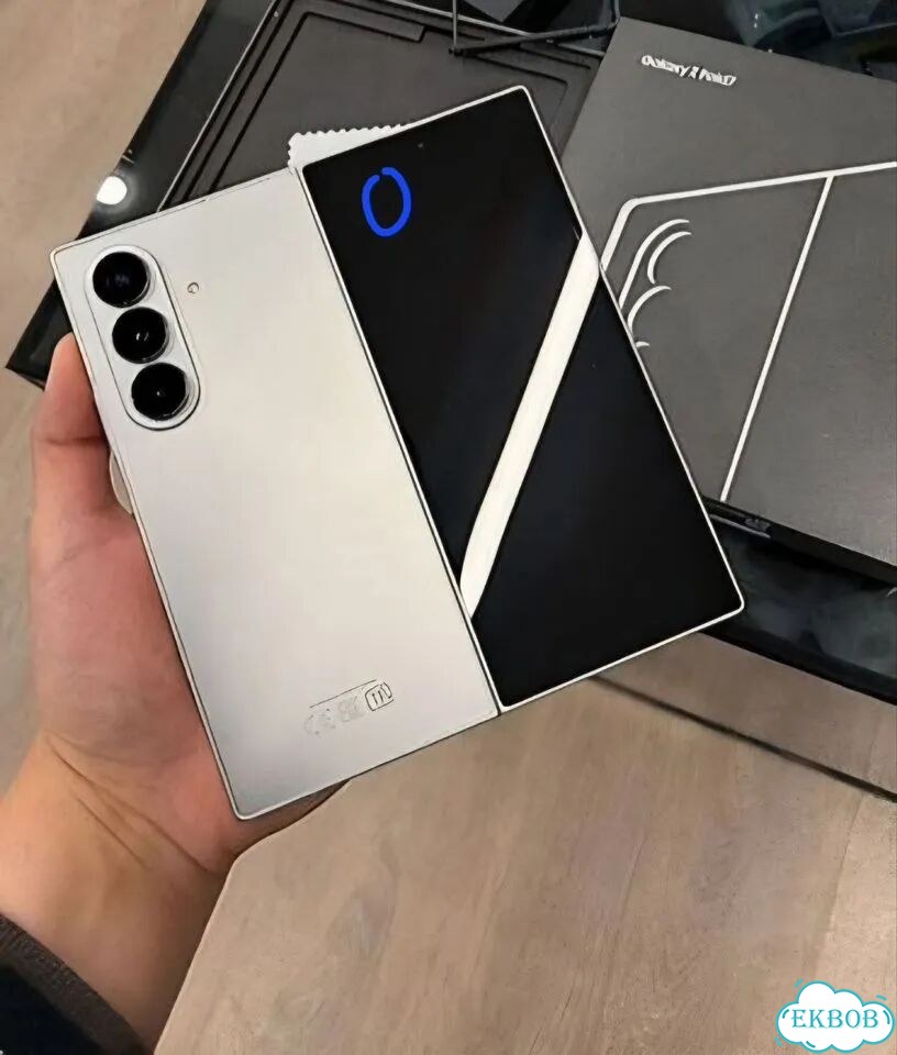 Samsung Galaxy Z Fold7, 12/256 ГБ, SIM + eSIM фото 1
