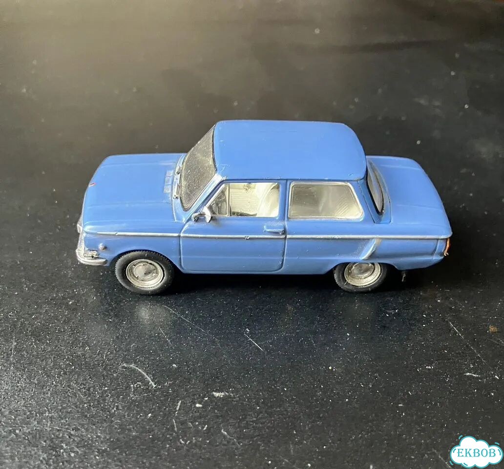 Модель автомобиля 1:43 фото 2