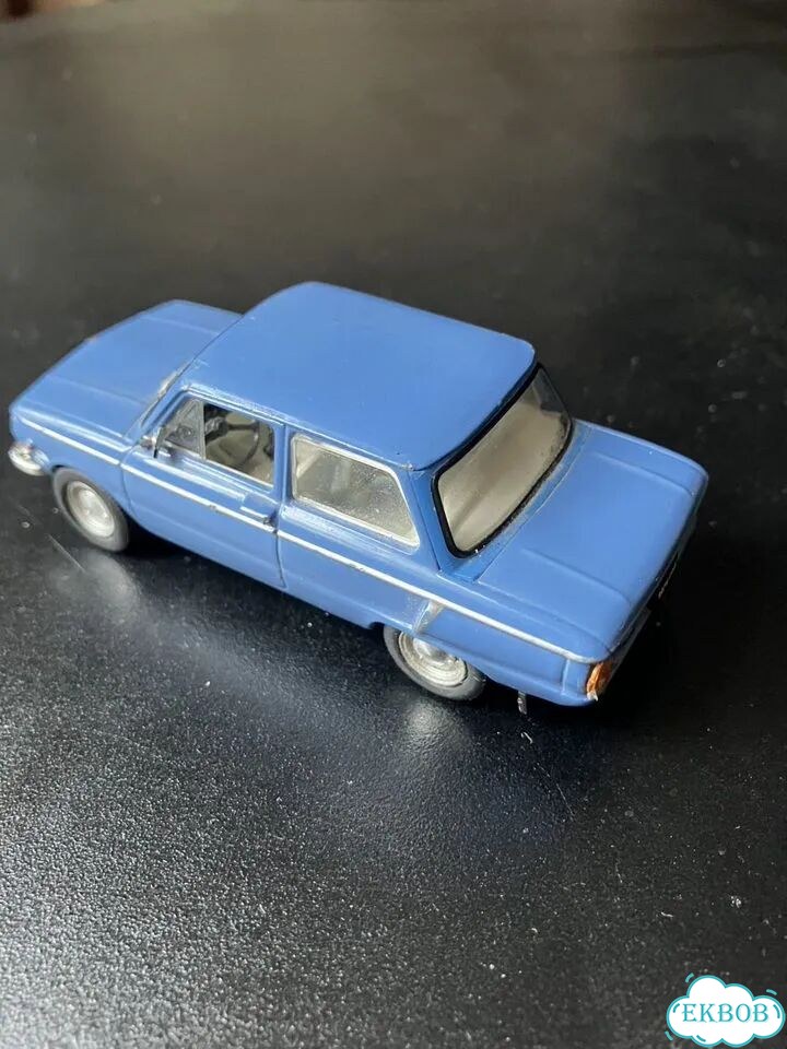 Модель автомобиля 1:43 фото 5