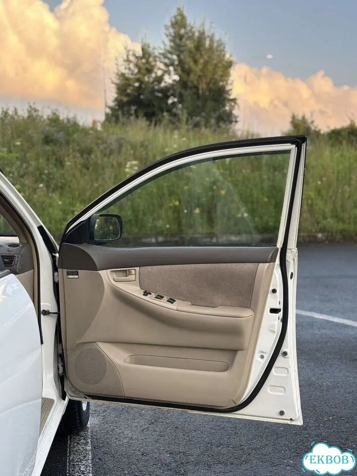 Toyota Corolla 1.5 AT, 2001, 316 115 км фото 9