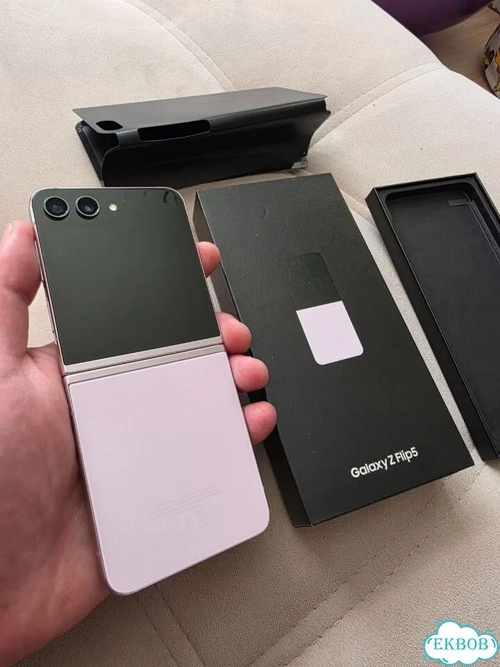 Samsung Galaxy Z Flip5, 8/256 ГБ, SIM + eSIM фото 1
