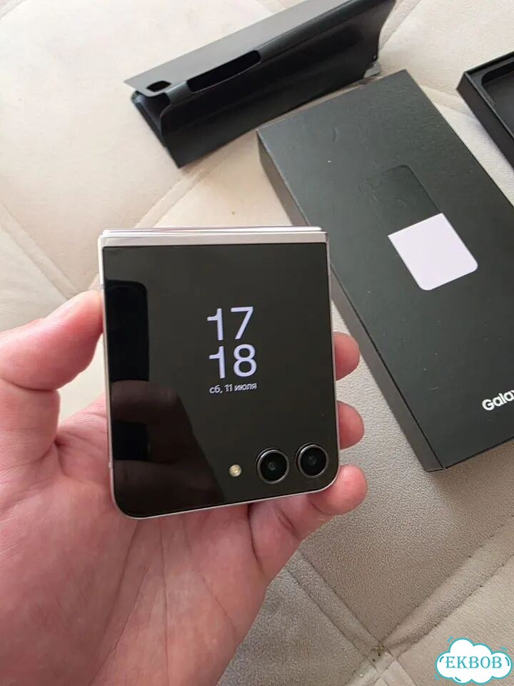 Samsung Galaxy Z Flip5, 8/256 ГБ, SIM + eSIM фото 8