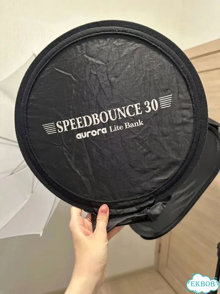 Вспышка камеры Speedlite YN560 III и стойки фото 8