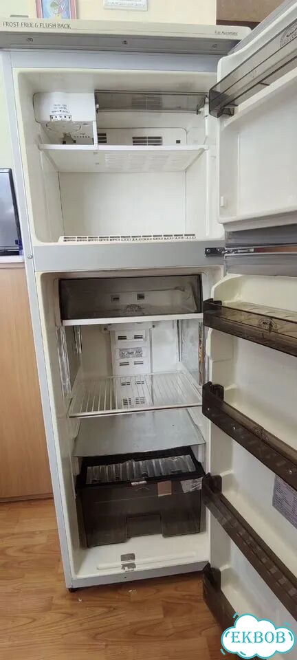 Холодильник GoldStar 220 литров двухкамерный б/у фото 3