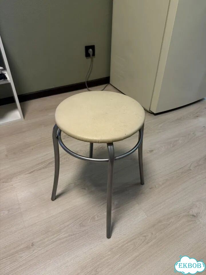 Табуретка фото 1