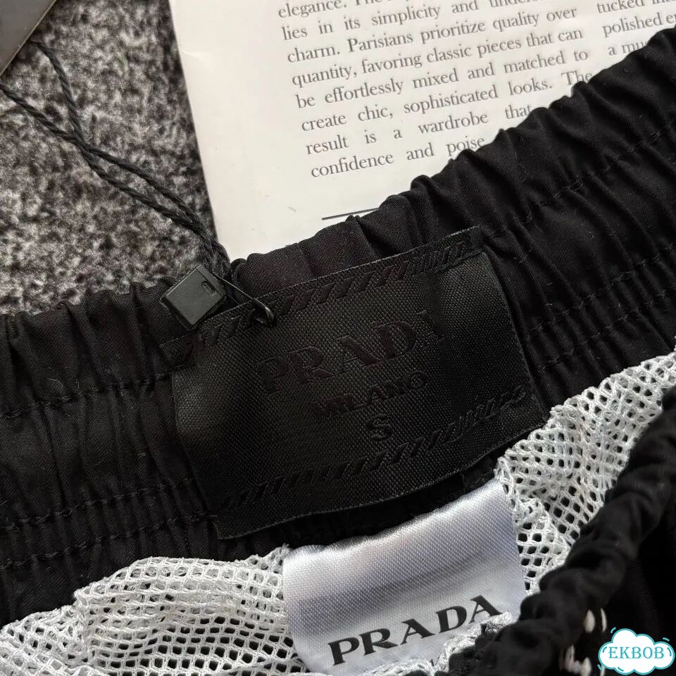 Шорты Prada черные фото 4