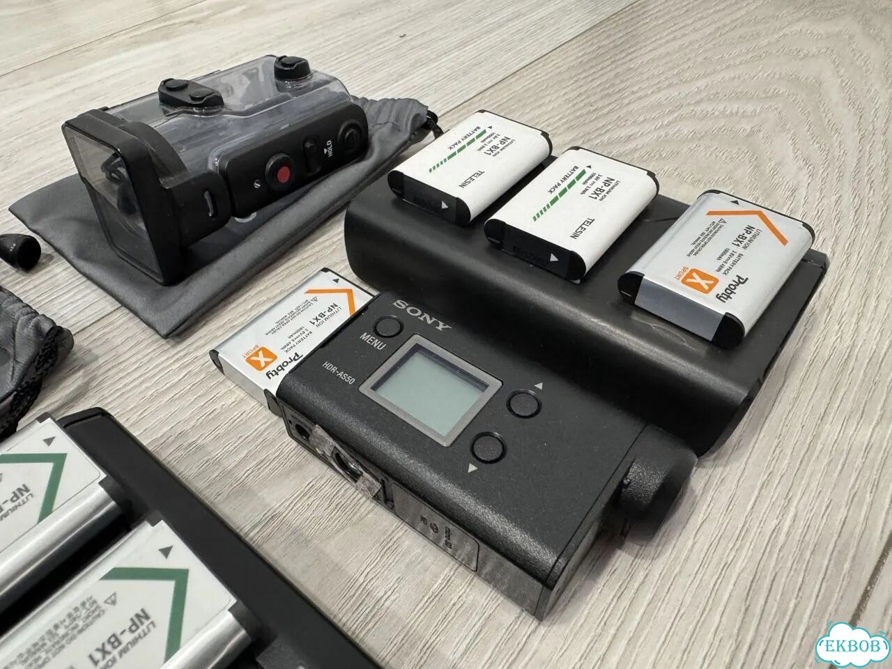 Экшн-камера Sony HDR-AS50 + 4 аккума + аквабокс фото 1
