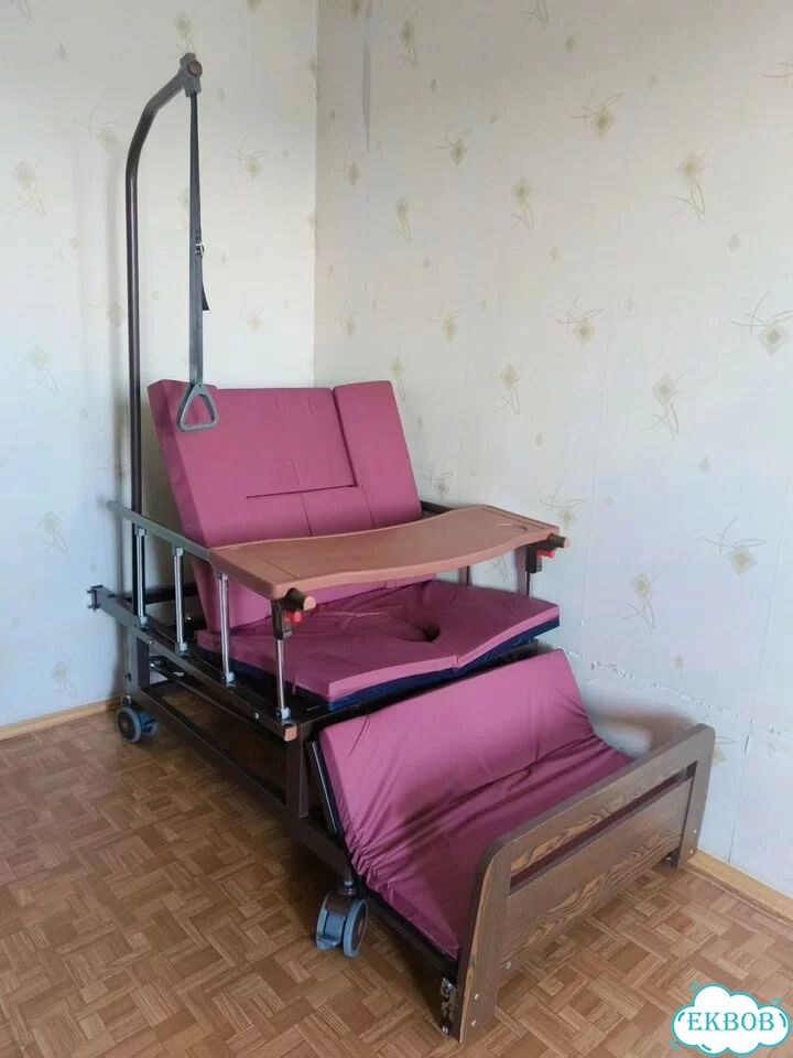 Медицинская кровать для лежачих больных фото 1