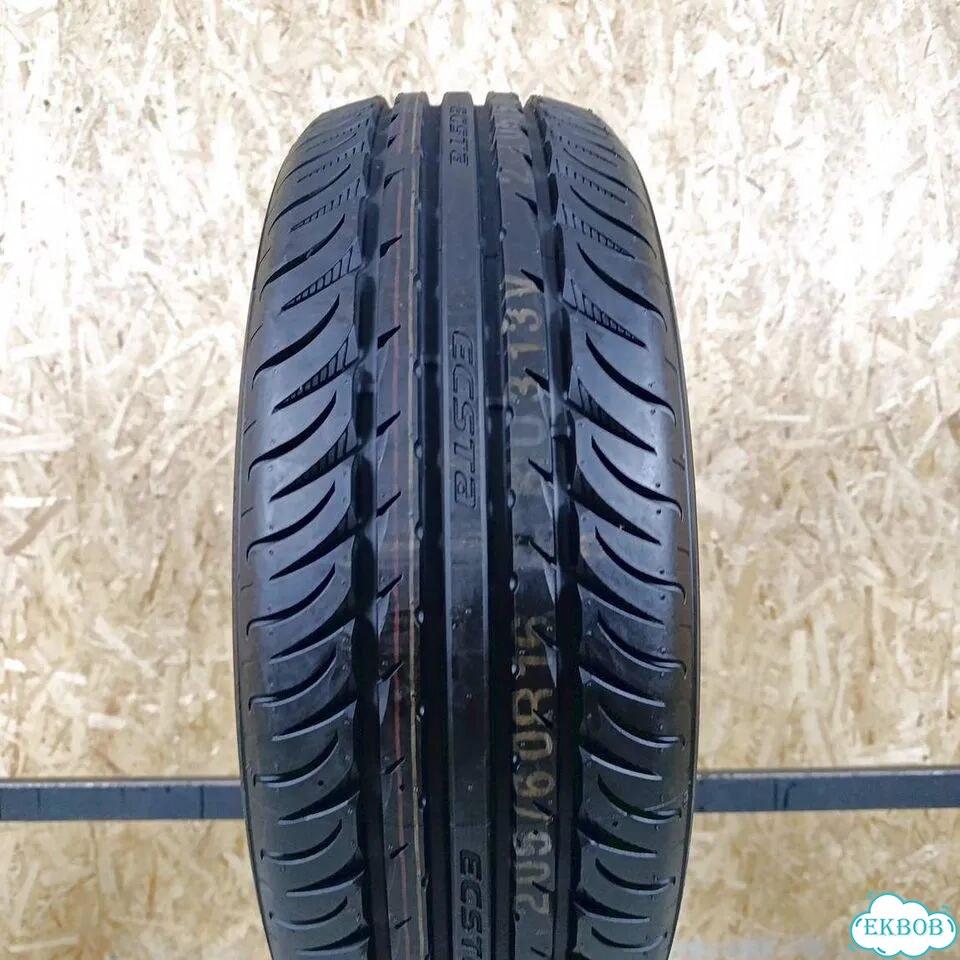 Kumho Ecsta SPT KU31 205/60 R16 99H фото 2