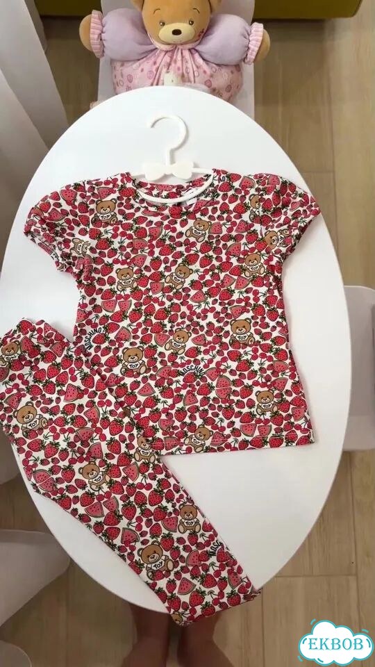 Moschino костюм девочки 92-98 фото 1