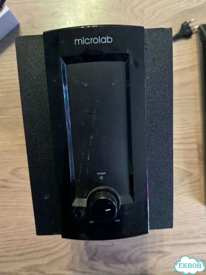 Монитор samsung и колонка фото 6