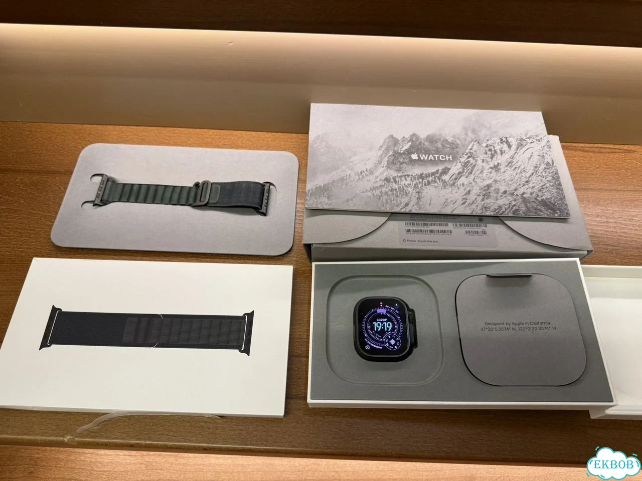 Apple Watch Ultra 2 black titanium 49 mm фото 1