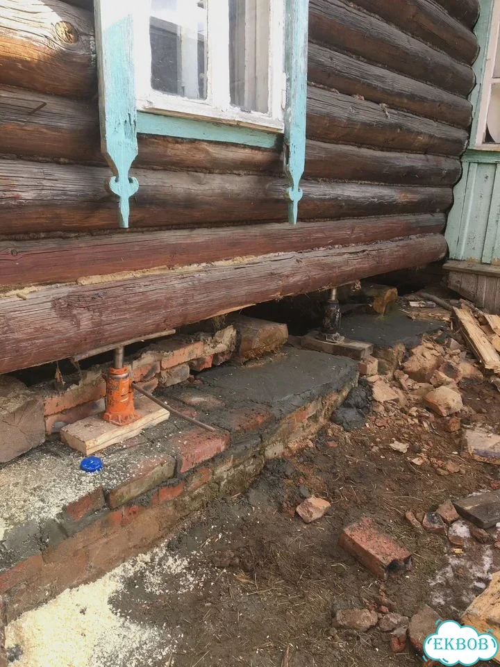 Замена венцов Подъём деревянного дома фото 6