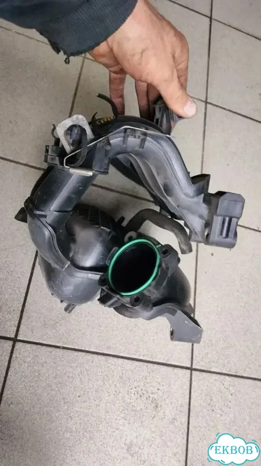 Впускной коллектор ford focus 2 1.6 фото 3