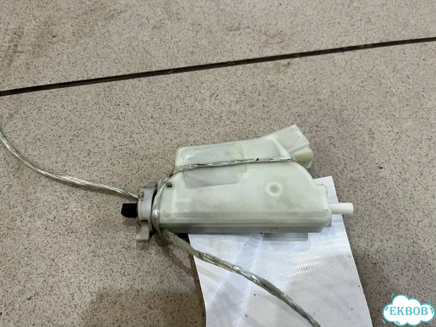 Замок лючка бензобака Nissan Teana J32 2008-2014 фото 1