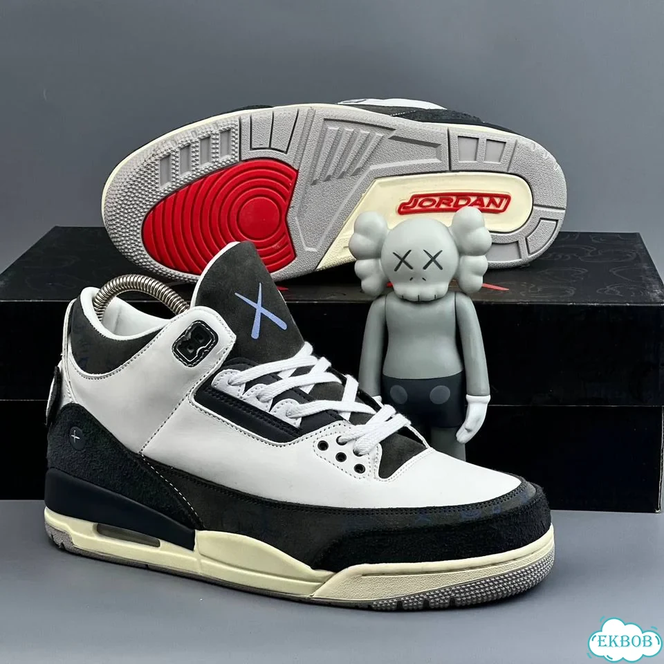 Nike Air Jordan 3 Kaws Black White фото 2