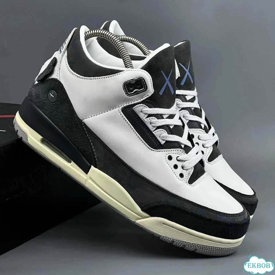 Nike Air Jordan 3 Kaws Black White фото 4
