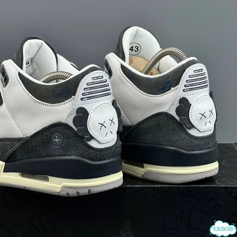 Nike Air Jordan 3 Kaws Black White фото 6