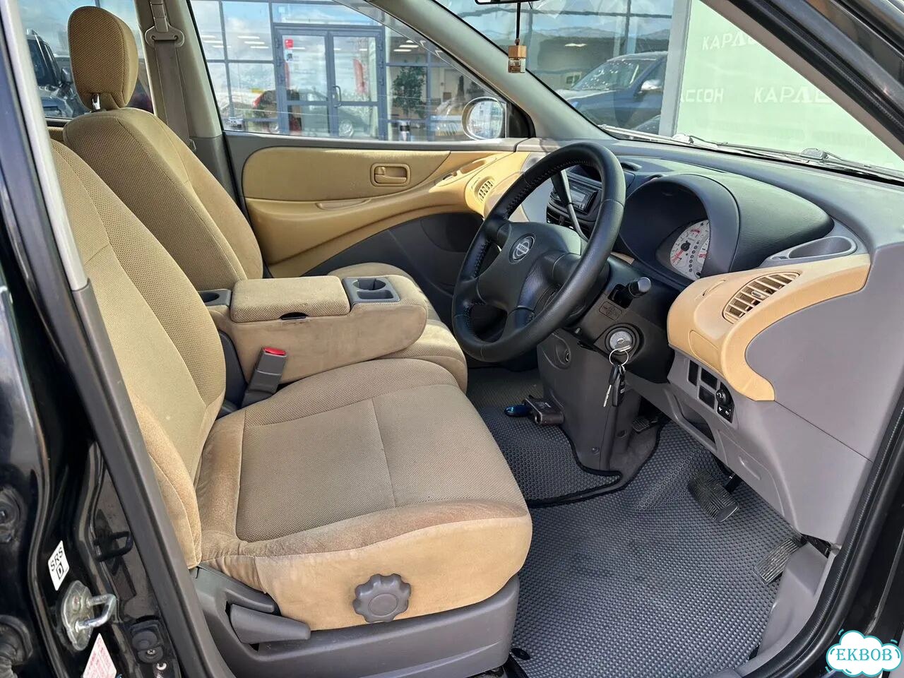Nissan Tino 1.8 AT, 2000, 380 000 км фото 7