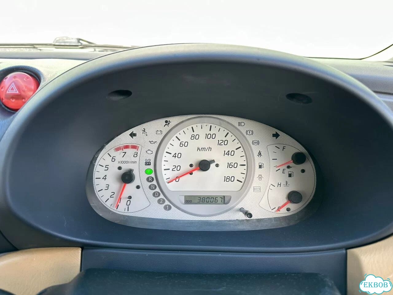Nissan Tino 1.8 AT, 2000, 380 000 км фото 9