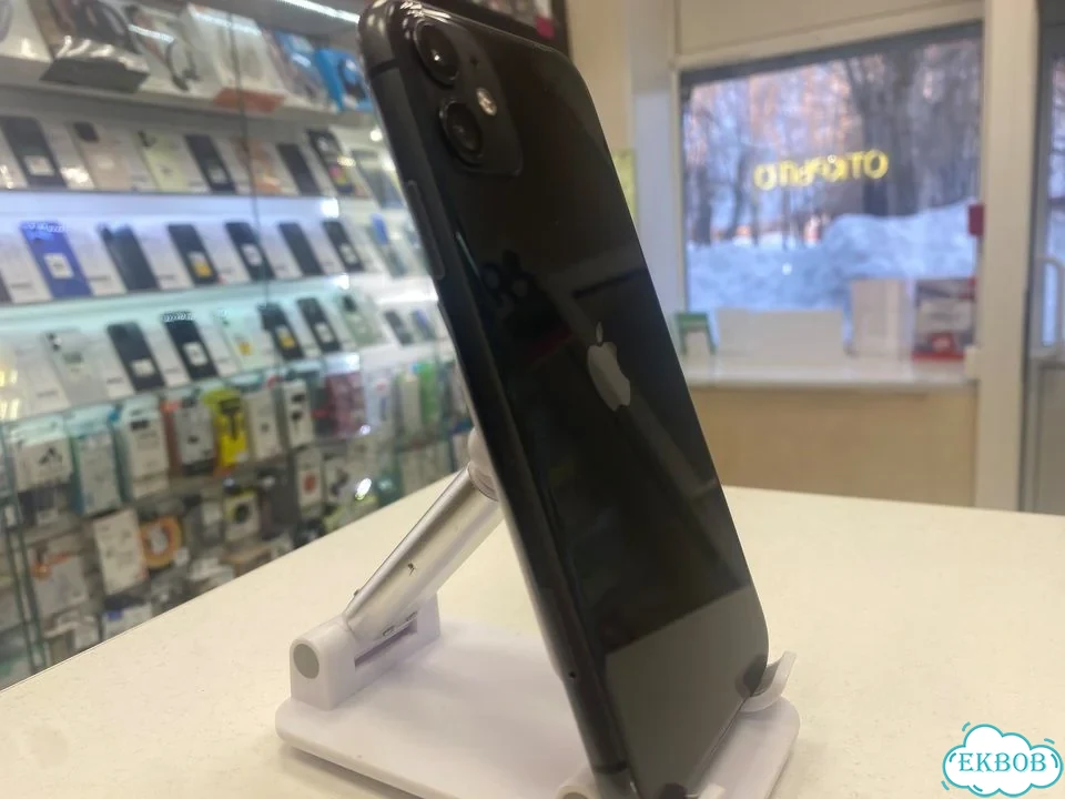iPhone 11, 64 ГБ фото 2