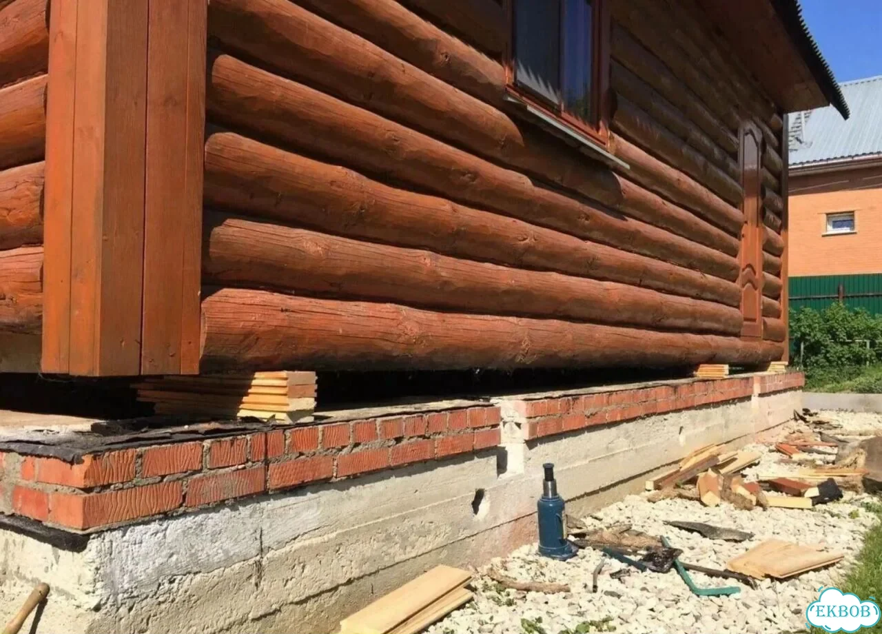 Замена венцов ремонт фундамента отмостка фото 5