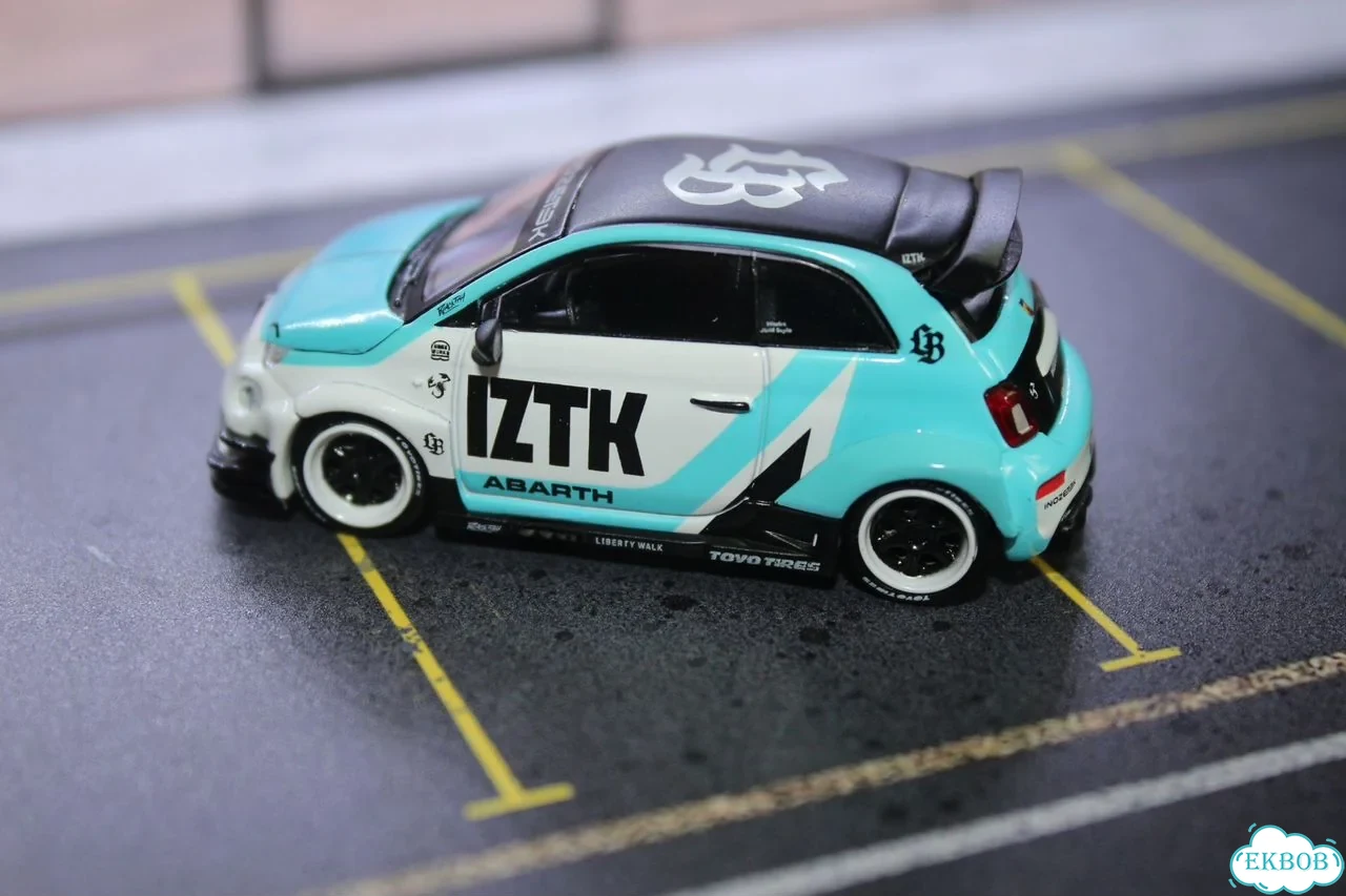 1:64 модель mini GT Новая фото 3
