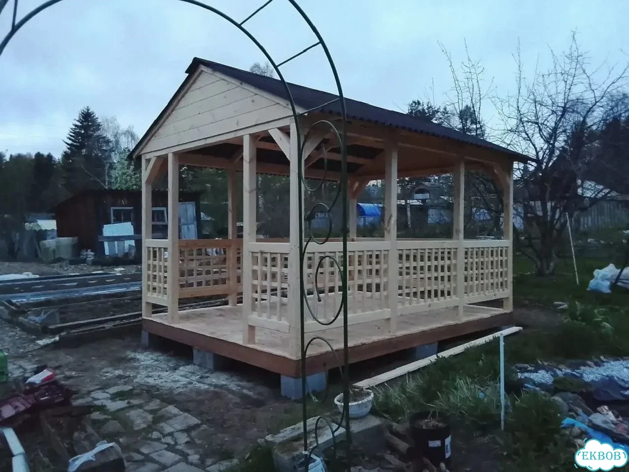 Беседка из дерева шатер фото 1