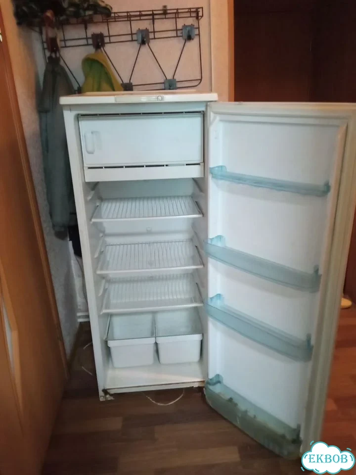 Холодильник бу фото 1