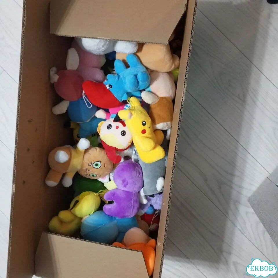 Маленькие игрушки, целая коробка фото 1
