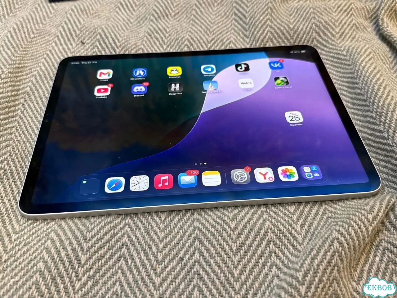 iPad pro 11 2022 m2 128gb фото 3